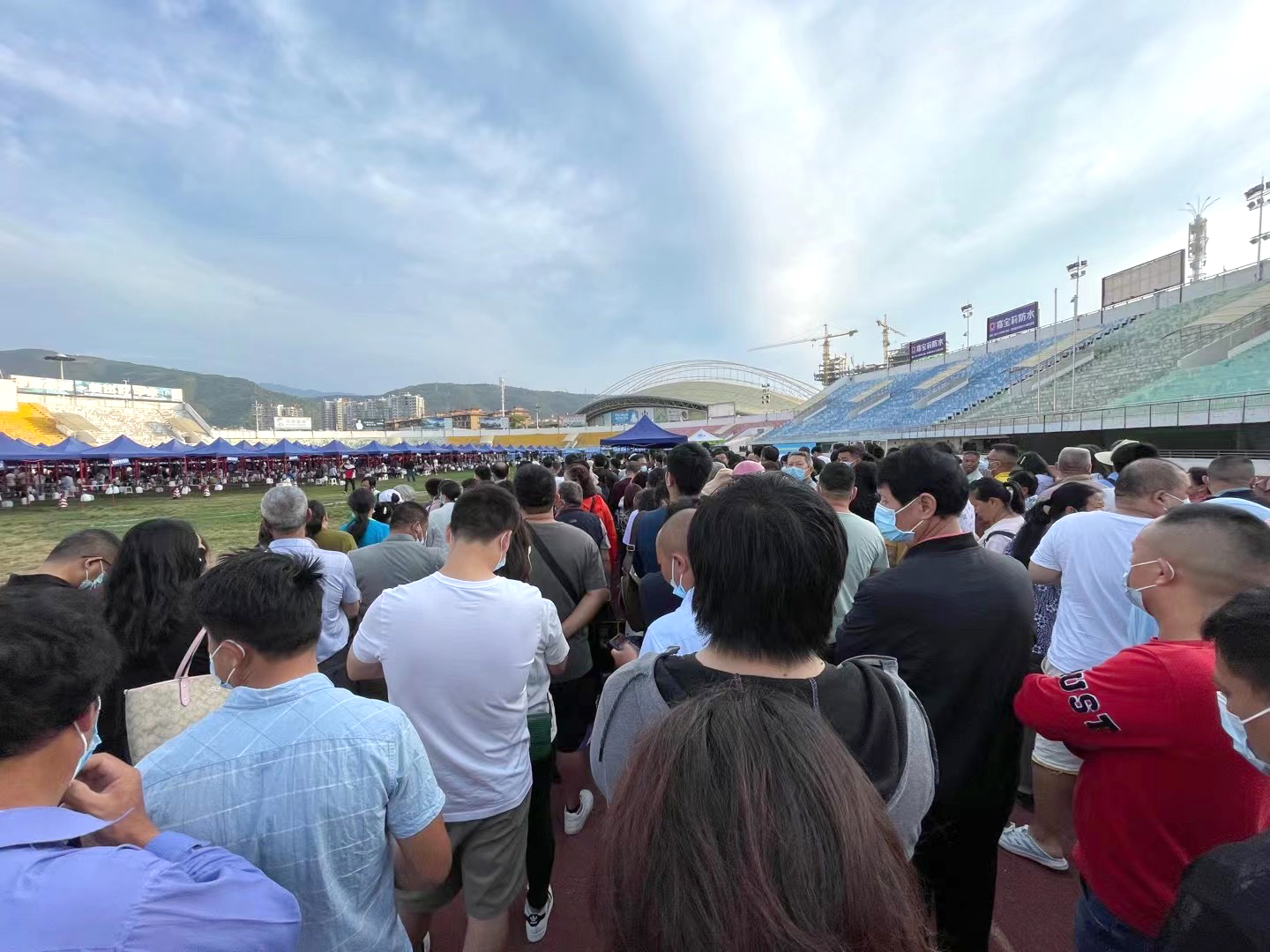 哇塞，這打疫苗的人氣鼎旺了~~